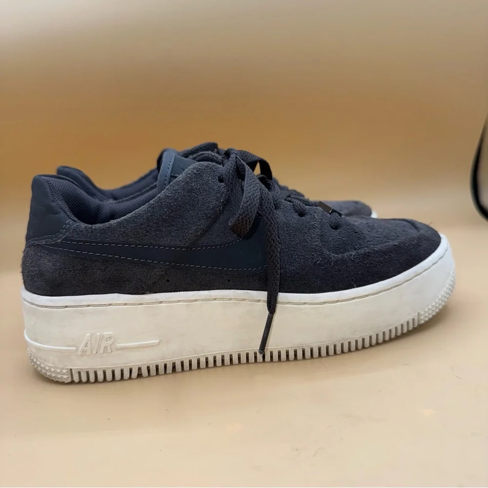 Nike Air Force 1 Sage Low Dark‎ Gray Suede Women's Sneakers, Size 7, EUC